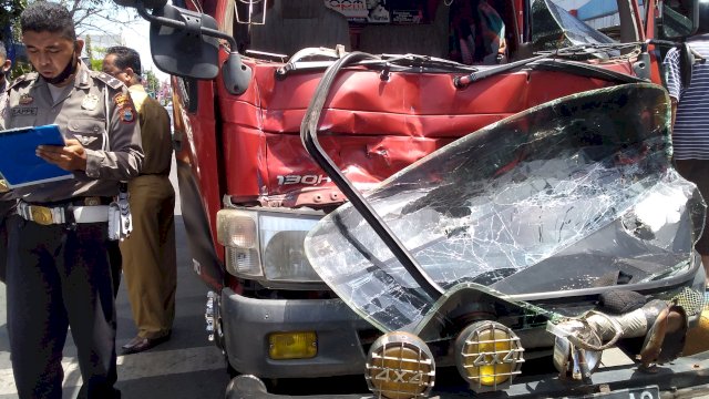 Tiga Mobil Terlibat Kecelakaan Beruntun Di Depan MPS Pinrang