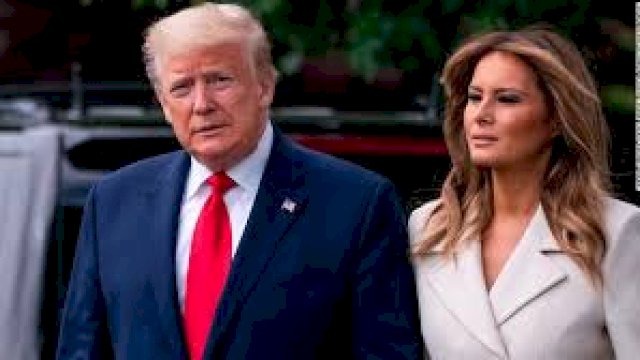 Presiden Trump dikabarkan terpapar Covid-19.

