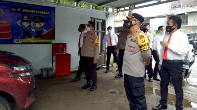 Kapolres Takalar, AKBP Beny Murjayanto  S.IK mengecek ruang pelayanan terpadu  Polres Takalar.