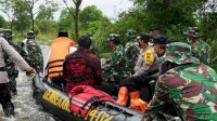 Marsekal TNI Hadi Tjahjanto Turun Langsung ke Lokasi Banjir di Tanah Laut