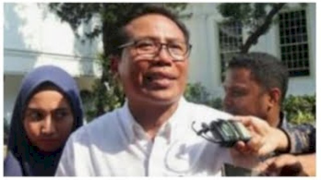 Juru bicara (Jubir) Presiden, Fajroel Rachman.