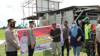 Kapolres Takalar Serahkan Bantuan untuk Korban Angin Puting Beliung