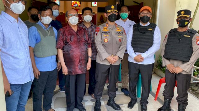 Danny Pomanto Bersama Kapolda Sulsel di Gereja Katedral Makassar pasca-insiden  bom bunuh diri