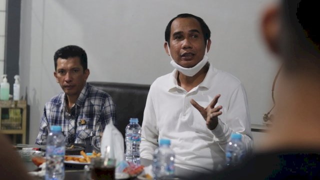 Ketua DPRD Makassar Coffee Break Bersama Awak Media