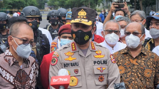 Kepala BNPT Komjen Pol Boy Rafli Amar saat berada di lokasi ledakan