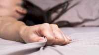 Dengar Desahan Saat Beraksi, Pencuri Nekat Perkosa Korban di Depan Suami