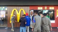 Satgas Raika Bubarkan Puluhan Driver Ojol yang Padati McD Panakukkang