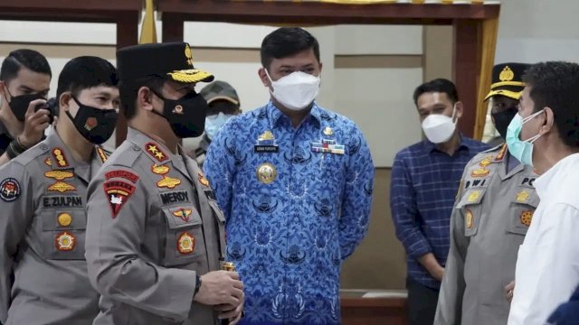 Kapolda Sulsel Tinjau Gerakan Vaksinasi Sinergitas Mahasiswa di UINAM