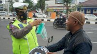 Polantas Intens Sosialiasi Penggunaan Masker kepada Pengendara