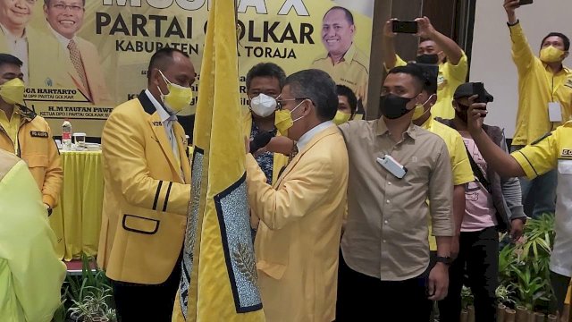 Victor Datuan Batara terpilih sebagai Ketua DPD II Partai Golkar Kabupaten Tana Toraja dalam Musda X yang berlangsung di Hotel Novotel, Makassar. Sabtu 28 Agustus 2021.
