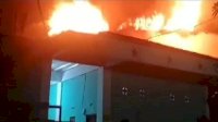 Pabrik Spring Bed di KIMA Terbakar, Bangunannya Langsung Roboh