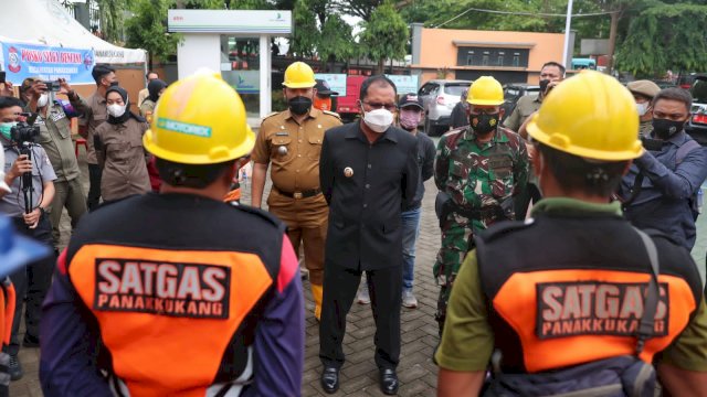 Wali Kota Makassar Danny Pomanto Cek Kesiapan Satgas Drainase