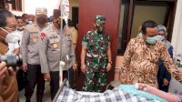 Kapolrestabes Dampingi Kapolda, Plt Gubernur Jenguk Korban Penyerangan OTK