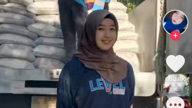 Video Mahasiswi UNM Asal Pinrang Jadi Buruh Panggul Viral Di Medsos