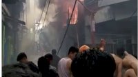 Empat Rumah di Jalan Sunu Makassar Terbakar