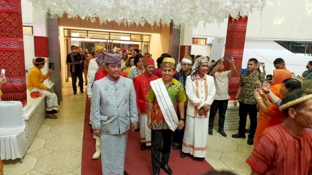 Ketua DPRD Makassar Rudianto Lallo hadiri pelantikan pengurus Perhimpunan Masyarakat Toraja Indonesia (PMTI) wilayah Sulsel, di Gedung Manunggal, Rabu (6/7/2022).