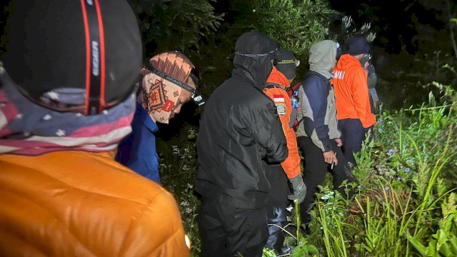 Pencarian dilakukan tim SAR di Gunung Bawakaraeng