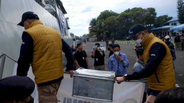 Gelar Ekspedisi Rupiah, Bank Indonesia dan Lantamal VI Makassar Distribusikan Uang Baru