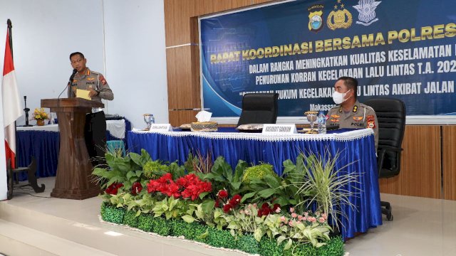 Rapat koordinasi bersama polres jajaran Polda Sulsel yang digelar di Aula Biru Ditlantas Polda Sulsel, Jalan AP Pettarani, Makassar, Kamis (20/10/22).