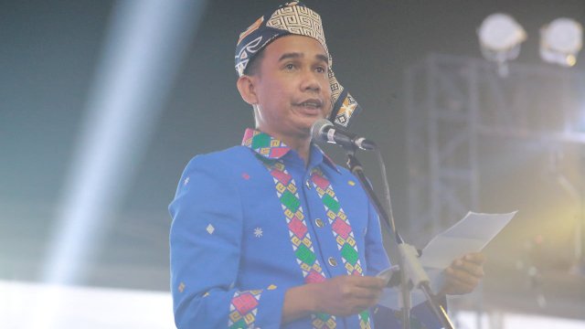 Ketua DPRD Rudianto Lallo Bacakan Sejarah Makassar di HUT ke-415 Kenakan Baju Adat Toraja