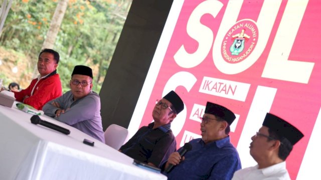 Dengar nasihat senior dalam rangka persiapan Pra Rapat Pengurus Wilayah IKA Unhas Sulsel, Minggu (16/04/2023), di Tokka Tenarata, Maros.