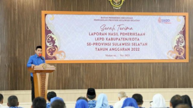 Ketua DPRD Kota Makassar, Rudianto Lallo, saat penyerahan LHP BPK atas LKPD Kota Makassar TA 2022 di Gedung BPK Sulsel, Jalan AP Pettarani, Rabu (17/5/2023).
