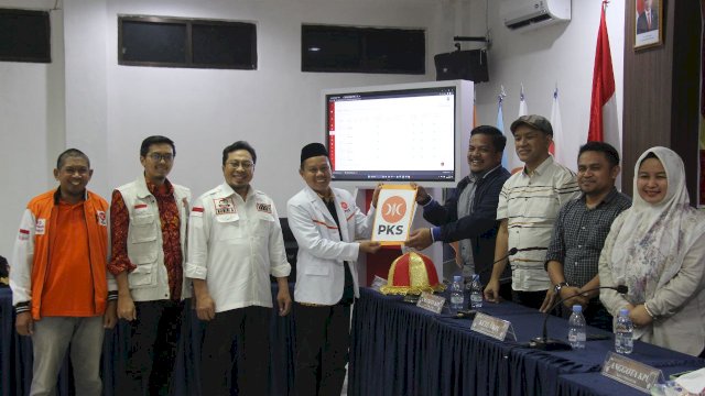 PKS Serahkan Data Perbaikan BCAD ke KPUD Kota Makassar Tepat Waktu