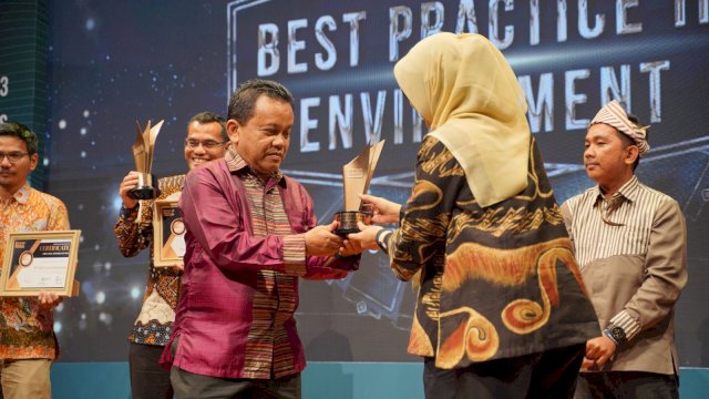 KALLA Melalui PT. Bumi Karsa Raih Bronze Kategori Best Practice in Environment di Ajang CSR Outlook Award 2023