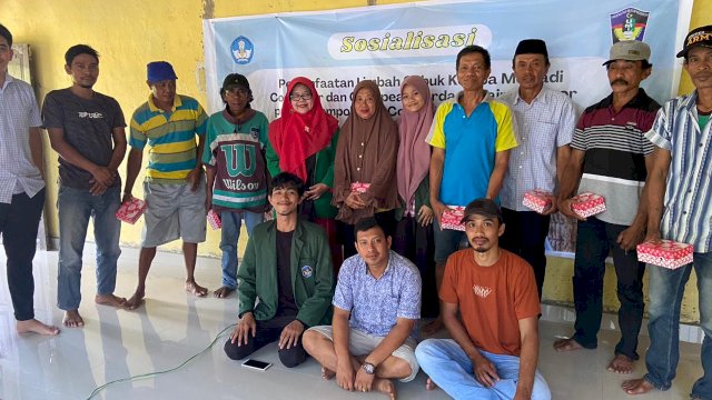Kolaborasi DRTPM Dikti dan UMI melakukan pengabdian pengolahan limbah sabut kelapa di Herlang, Bulukumba