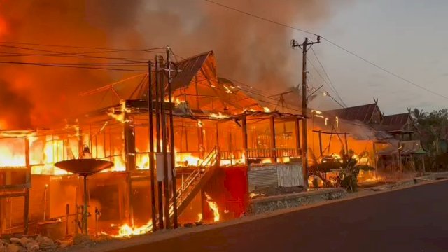 Rumah panggung terbakar di Kabupaten Barru, Sulsel