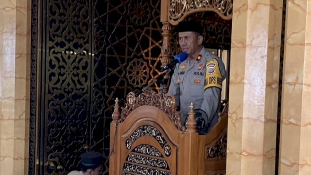 Waka Polres Laksanakan Safari Jum'at di Masjid Al-Barkah Tanru Tedong