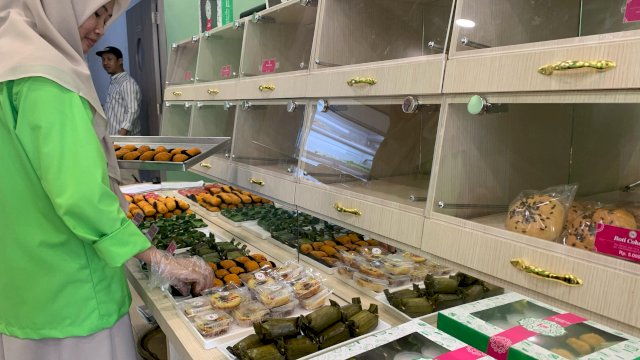 Kue Tampah kini hadir di Makassar dan  menyediakan 46 jenis sajian kue tradisional.(foto:ist)