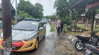 Kapolsek Panca Rijang Lakukan Pemantauan Langsung Lokasi Banjir