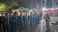 Damkarmat Makassar Berangkatkan Tim Rescue Bantu Korban Banjir-Longsor