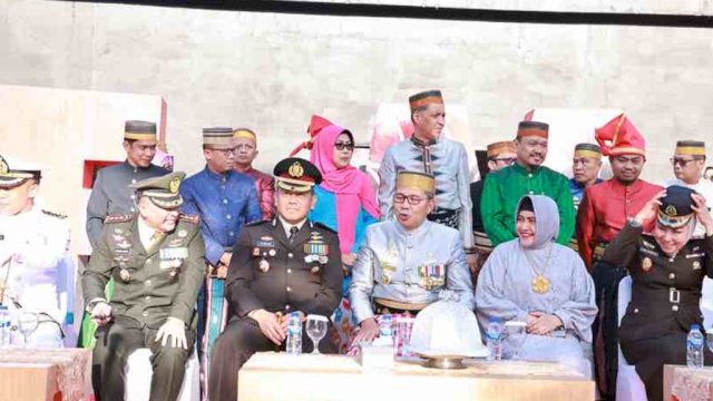 Upacara peringatan Hardiknas di Anjungan Pantai Losari, Makassar, Kamis (2/5/2024). (Foto: Pemkot Makassar)