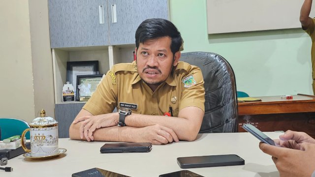 Kadis Pertanian dan Holtikultura Kabupaten Pinrang Andi Sinapati saat memberikan pernyataan ke awak media