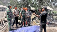 TNI Siaga Bantu Korban Erupsi Gunung Lewotobi Laki-Laki di Flores Timur
