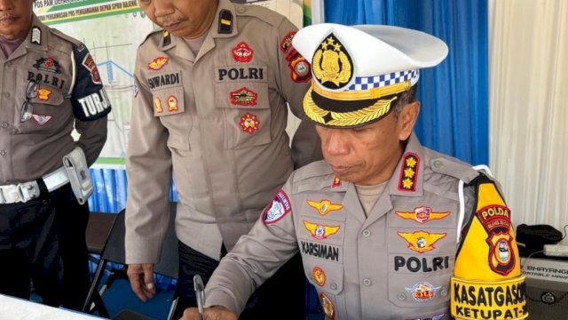 Kegiatan pengecekan Pos Pengamanan oleh Dirlantas Polda Sulsel sebagai bagian dari upaya menjaga kelancaran arus mudik dan balik Idulfitri 1446 H.