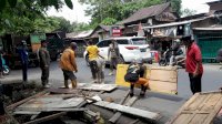 Pemkot Tertibkan Pasar Leimena, Pedagang Dapat Lokasi Baru