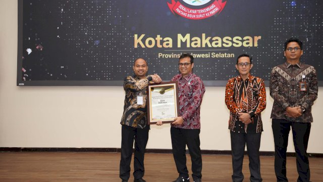 Pemkot meraih penghargaan sebagai salah satu dari 10 Pemerintah Daerah Terbaik di Indonesia dalam Gajah Mada Digital Transformation Governance Index (GM-DTGI) Awards 2025, Kamis (18/09/2025).(Foto:ist)