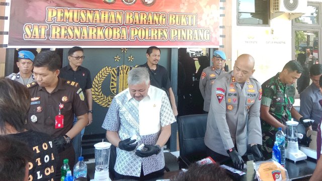 Kegiatan penusnahan barang bukti narkotika oleh Satresnarkoba Polres Pinrang
