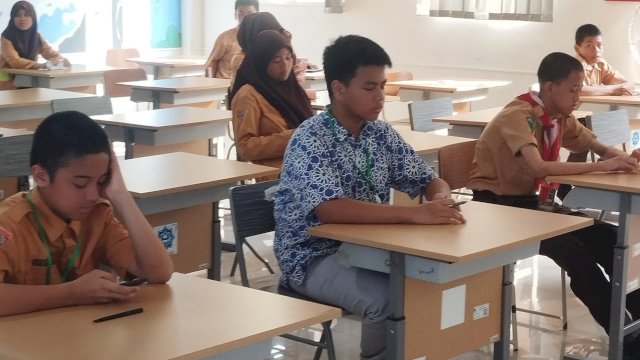 Murid-murid SMPIT Darul Fikri Makassar kembali menorehkan prestasi membanggakan dalam ajang Science Competition and Moderation Camp Insan Cendekia (SCIONIC) Vol. 2 Tahun 2025 yang digelar di MAN Insan Cendekia Gowa pada 30 September-2 Oktober 2025.(Foto:ist)