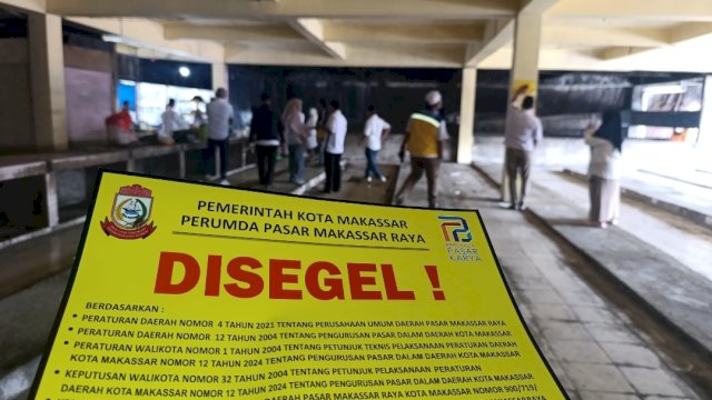 Penataan Pasar Terong Dimulai, Kios Tak Aktif dan Menunggak Disegel Tim Perumda Pasar Makassar