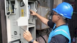 Berkat Kepedulian Irjen Pol (P) Frederik Kalalembang, Petugas PLN Dwi Rudi Prasetyo Akhirnya Dipindah Tugaskan ke Surabaya Demi Dampingi Anak yang Sakit