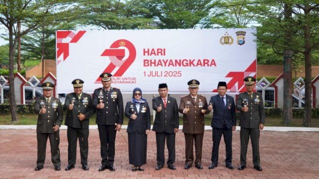 Hari Bhayangkara Ke-79 Tahun 2025 menjadi momentum bagi Bupati Gowa, Sitti Husniah Talenrang menyampaikan apresiasinya kepada jajaran Polres Gowa dalam membantu mensukseskan program daerah.(Foto:pemkabgowa)