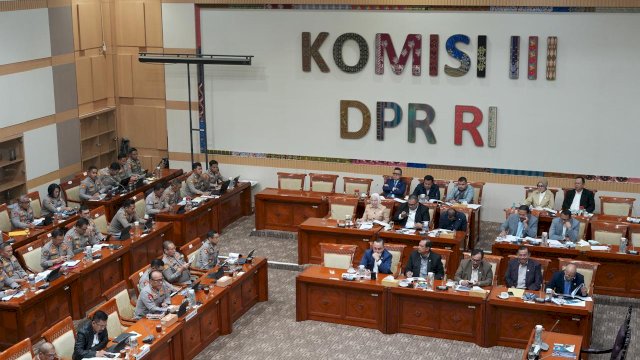 Suasana Rapat Dengar Pendapat (RDP) yang dilaksanakan anggota Komisi III DPR RI bersama dengan Wakapolri, Wakil Kejaksaan Agung dan Kepala Badan Pengawas Mahkamah Agung, Selasa (18/11/2025) di gedung DPR RI, di Senayan