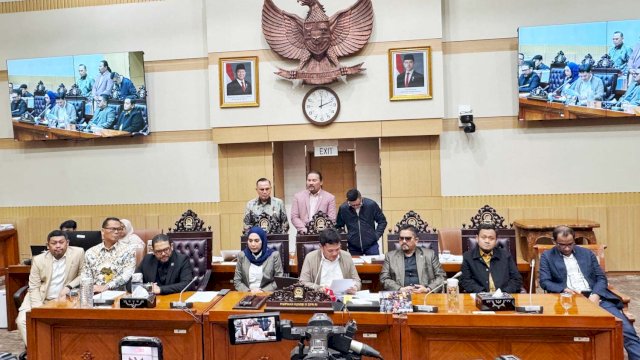 Konferensi pers Ketua Komisi III DPR RI Habiburokhman bersama sejumlah anggota Komisi III terkait hoaks yang beredar sekaitan isi KUHAP baru yang telah disahkan oleh DPR RI