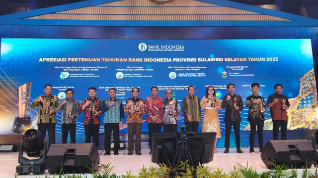 Pertemuan Tahunan Bank Indonesia (PTBI) KpwBI Sulsel Tahun 2025 dengan tema "Tangguh dan Mandiri: Sinergi Mendorong Pertumbuhan Ekonomi Lebih Tinggi dan Berdaya Tahan".(Foto:lintas)