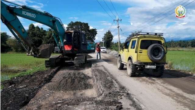 Perbaikan Rekonstruksi Ruas Paleteang&ndash;Malimpung&ndash;Batas Enrekang, Warga Pinrang Sambut Antusias