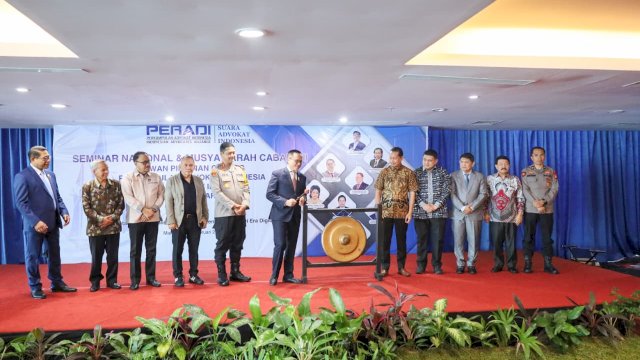Pembukaan Seminar Nasional dan Musyawarah Cabang (Muscab) II Dewan Pimpinan Cabang Perhimpunan Advokat Indonesia - Suara Advokat Indonesia (PERADI-SAI) Makassar